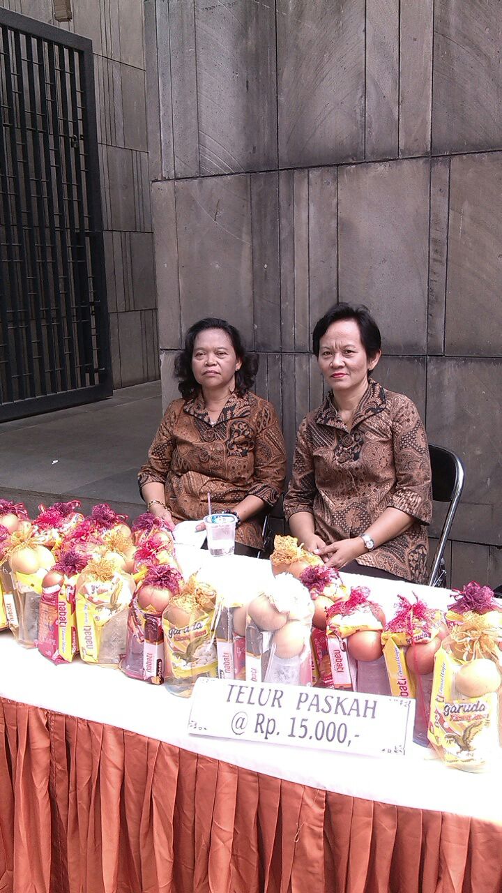 Berjualan Telor Paskah Tahun 2016