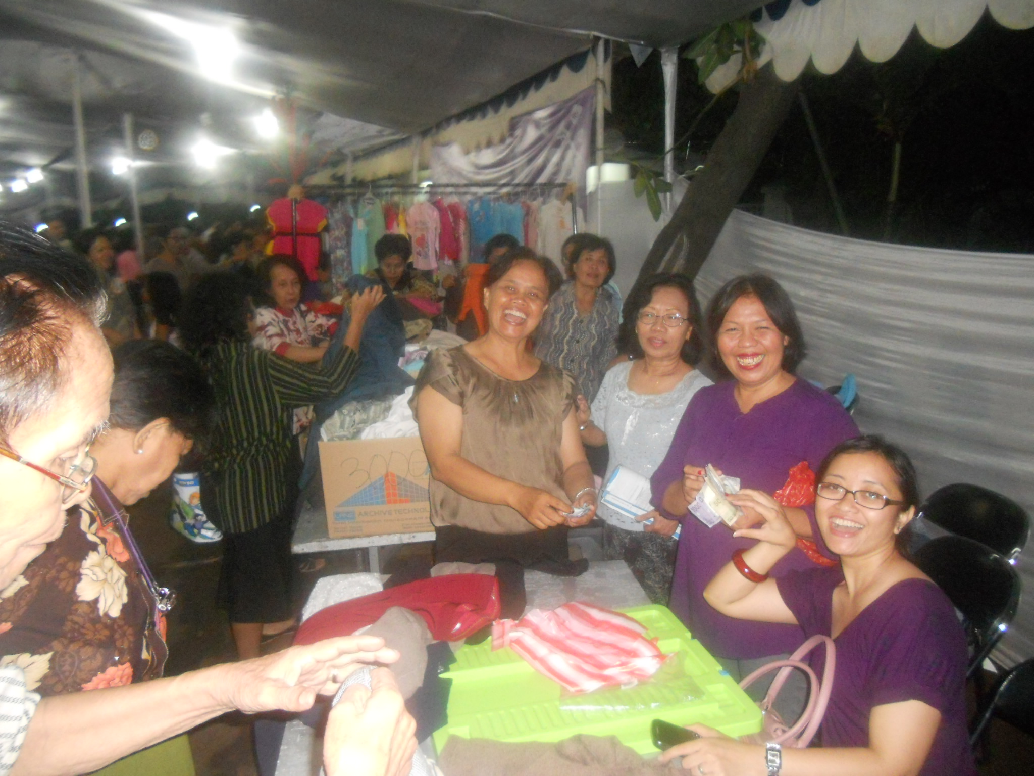 Penjualan Pakaian Layak Pakai