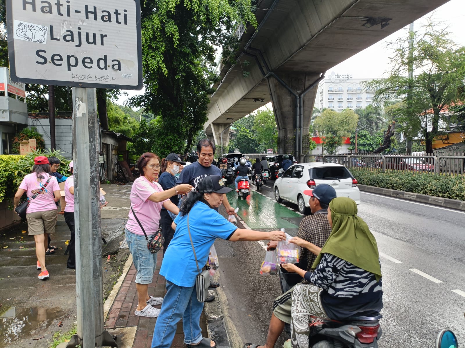 Berbagi Takjil Gratis